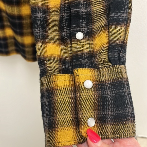 Levi’s Women’s Flannel Shirt Snapps closure Colour Yellow/Gray/Navy - Picture 7 of 8